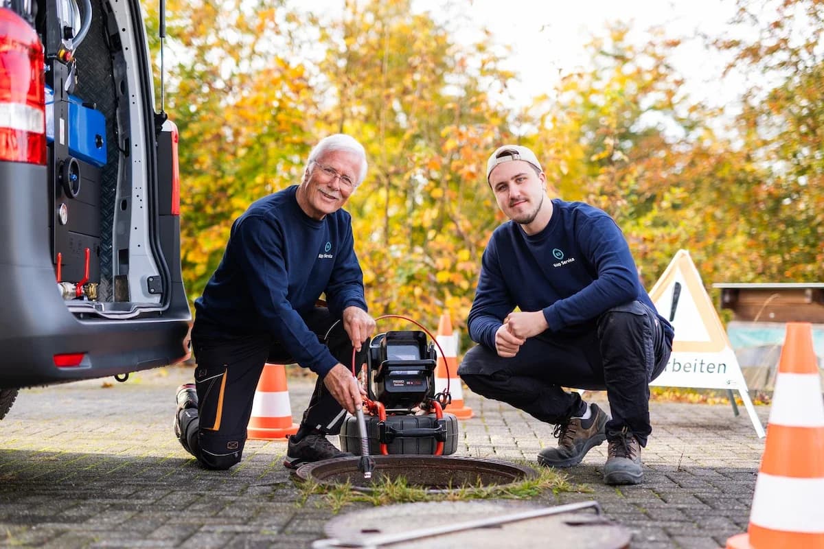 Kanalkamera am geöffneten Schacht, Kap Service